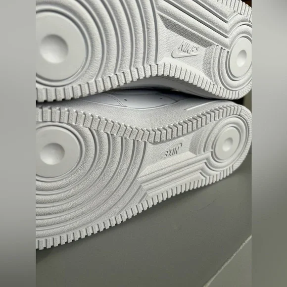 NIKE Air Force 1’s~ NIB - Picture 13 of 14